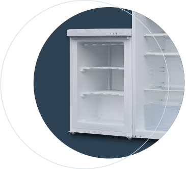 leerer kaputter Kühlschrank
